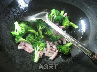 Stir-fried Broccoli with Bacon Thousand Sheets recipe