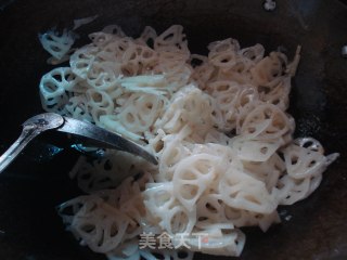 The Freshest Meal in Summer-fresh Lotus Root Slices with Green Onion recipe