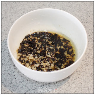 Leave Only The Delicacy But Not The Bitterness-----shredded Black Pepper and Bitter Gourd recipe