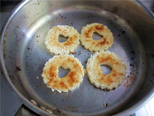 Pan-fried Fancy Steamed Buns recipe