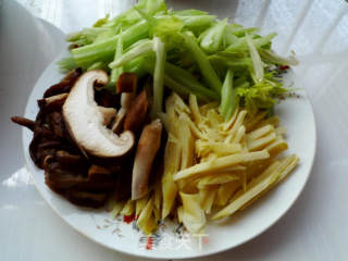 Fried Sausage with Fresh Bamboo Shoots recipe