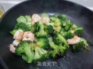 Stir-fried Shrimp with Broccoli and Garlic recipe