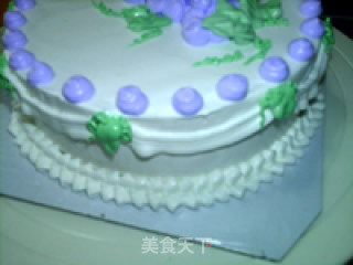 Grape Decorated Cake recipe