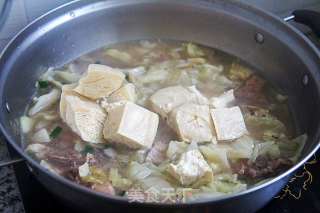 Pork Ribs and Cabbage Stewed Frozen Tofu recipe