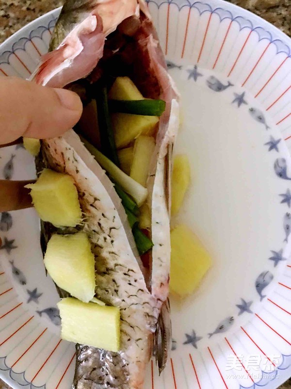 Steamed Crucian Carp recipe