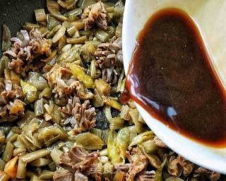 Stir-fried Taro Lotus with Chicken Gizzard Flowers recipe