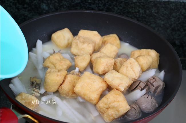 Tofu with Beef Tendon Balls and Radish Pot recipe