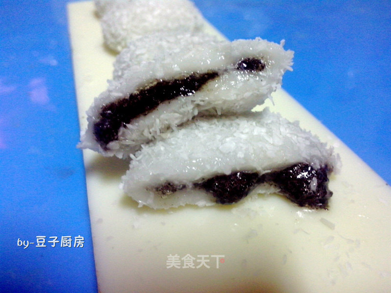 Dried Dumplings ~~~~ Coconut Black Sesame and Wagashi