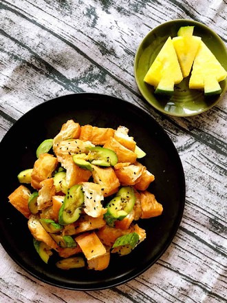Melon Slices Mixed with Fritters recipe