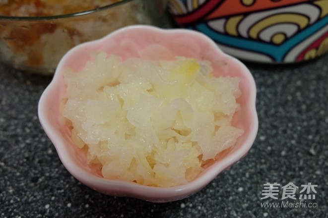 Peach Gum Soap Horn White Fungus Soup recipe