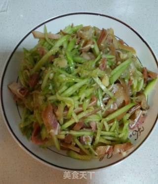 Pork Ears Jellyfish and Cucumber Shreds in Cold Dressing recipe