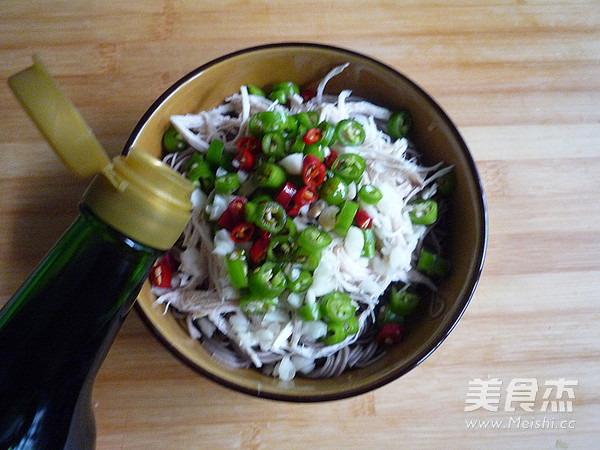 Sour and Spicy Chicken Soba Cold Noodles recipe