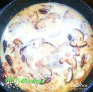 Pasta with Mushrooms and Chicken in White Sauce (=＾● W ●＾=) recipe