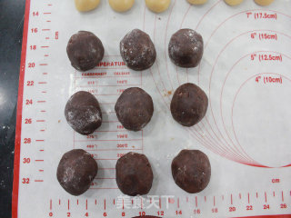 Classic Cantonese Bean Paste Mooncake recipe