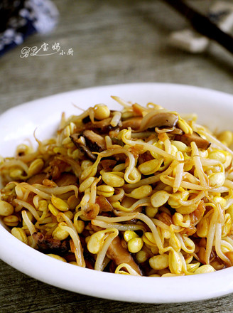 Soy Bean Sprouts and Fried Shiitake Mushroom Slices recipe