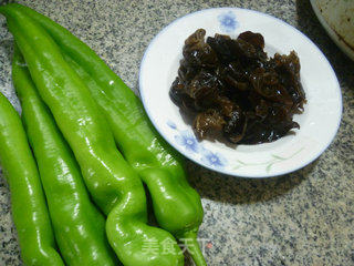 Huayu'er's Home-cooked Side Dish~~~~~~ Black Fungus Roasted Tiger Skin Pepper recipe