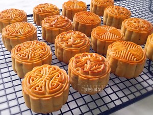 Cantonese Style Five-nut Moon Cake Honey Version (without Inverted Syrup) recipe