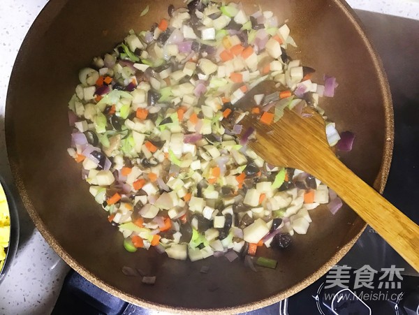 A Bowl of Veggie Noodles that are More Fragrant Than Meat recipe