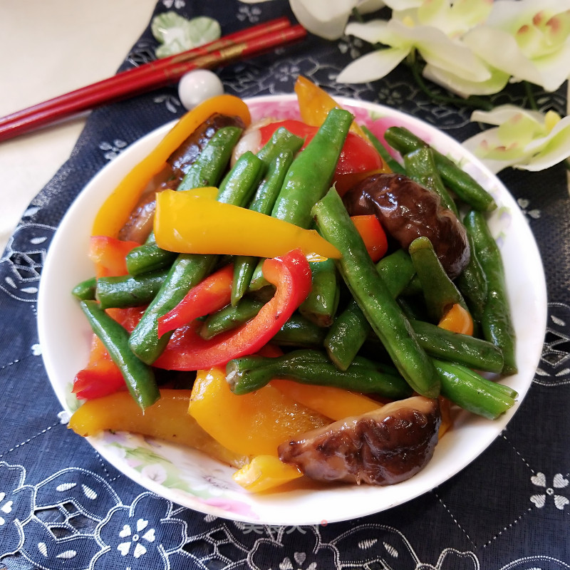 Stir-fried String Beans with Fresh Mushrooms and Color Peppers recipe