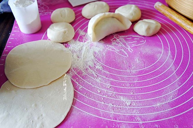 Steamed Dumplings with Leek, Zucchini and Egg Stuffing recipe