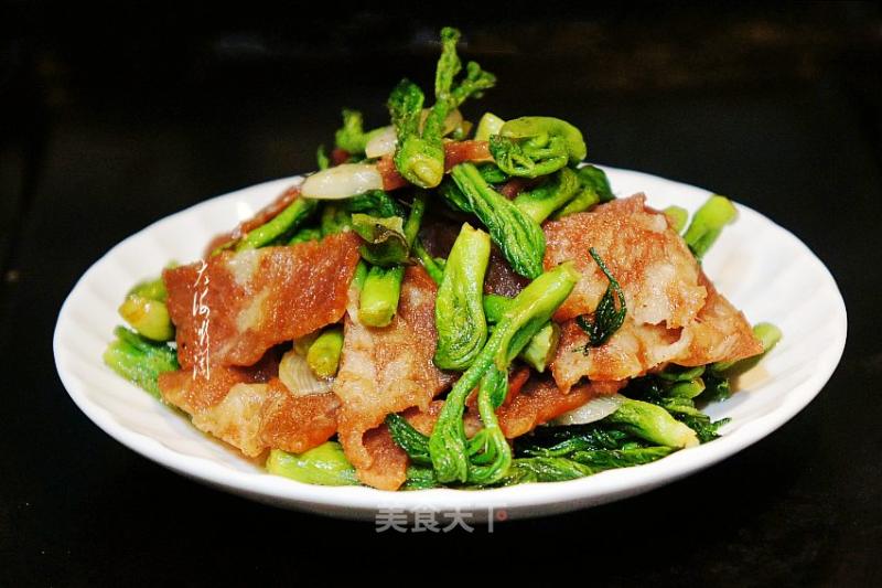 Stir-fried Bacon with Spiny Sprouts recipe