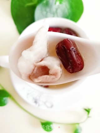 Stewed Pork Slices with Red Dates and Pears recipe