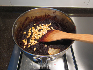 Do Not Use The Oven to Make Moon Cakes: Soviet-style Pretzel & Jujube Mud Moon Cakes recipe