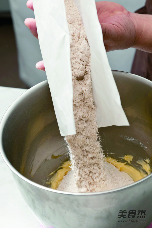 Gingerbread Shortbread Cake recipe