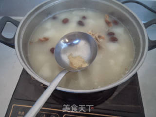 Duck Bone Soup with White Radish and Red Dates recipe