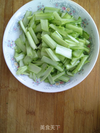 Stir-fried Beef Sausage with Chinese Cabbage Stem recipe