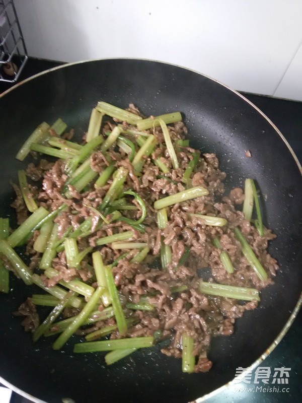 Celery Stir-fried Beef recipe