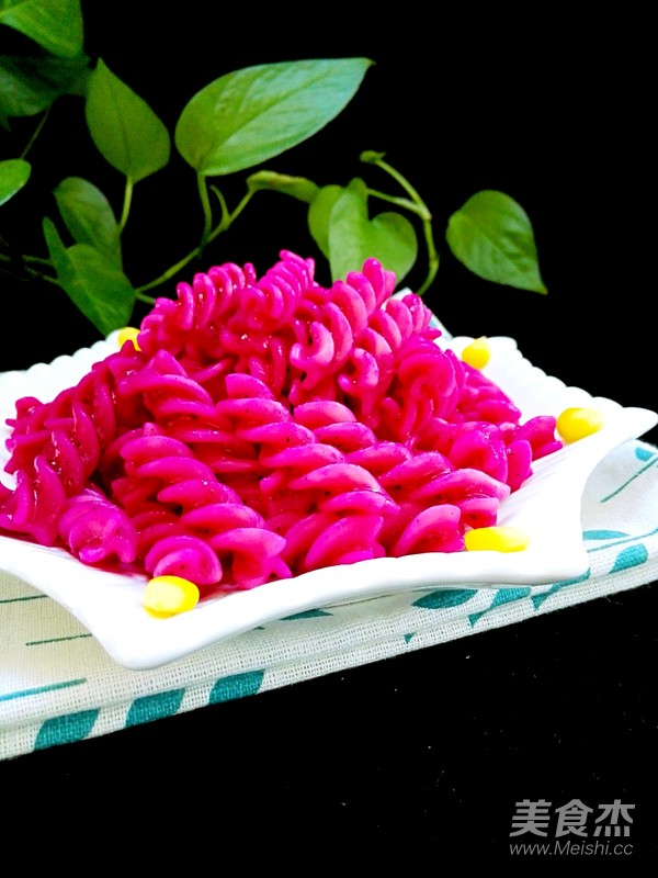 Spiral Pasta with Dragon Fruit Flavor recipe