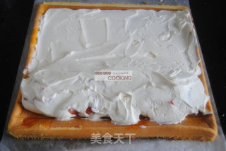 Lemon Strawberry Cake Roll recipe