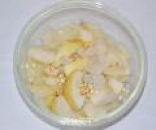 Nourish The Lungs and Relieve Cough-chuanbei Snow Pear White Fungus Soup recipe