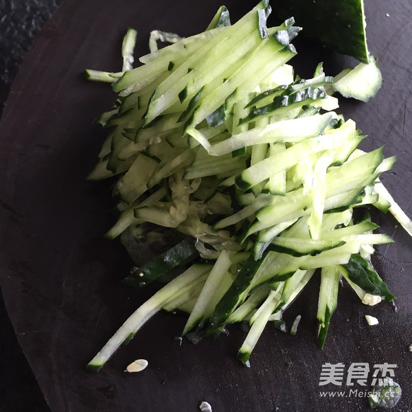 Xiangxi Sour Radish Cold Noodles recipe