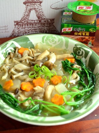 Stewed Mushrooms and Vegetables in Soup