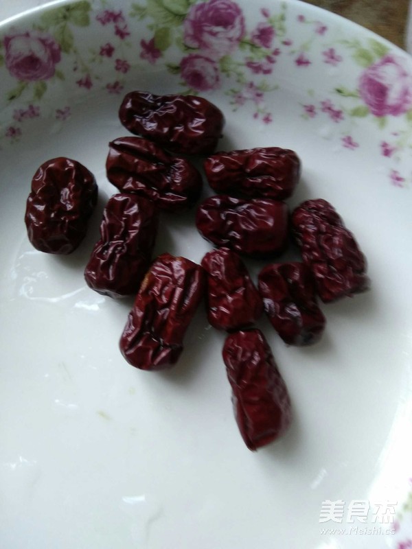 Stewed Peanuts and Jujube recipe