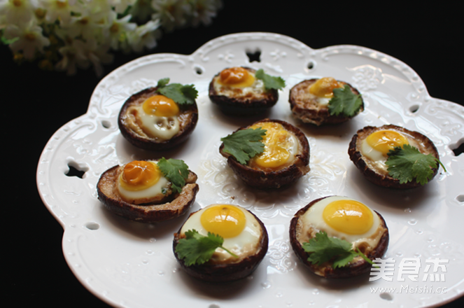 Oven Dish with Mushroom and Hibiscus Egg recipe