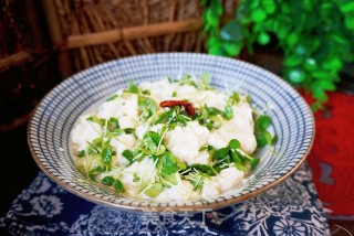 Tofu Mixed with Toon Sprouts recipe