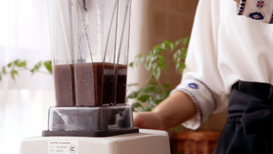 Start Making Egg Yolk Crisps from Fried Red Bean Paste (video) recipe