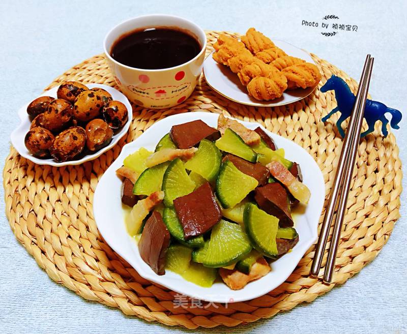 #萝卜# Braised Pork Belly with Radish and Blood Tofu