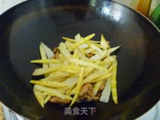 Simple Stir-fried Banquets are Also Good---thin Bamboo Shoots and Pork Slices recipe