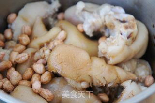 Fortune Pork Knuckles——a Big Dish that Must be Eaten at The Banquet of The New Year's Eve recipe