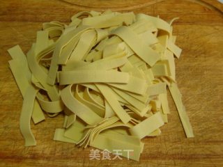 Stir-fried Bean Curd with Green Pepper recipe