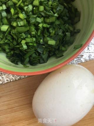 Baked Goose Eggs with Leek Leaves recipe