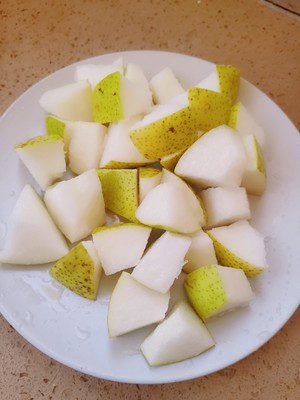 Tremella Pear Soup (good for Removing Dryness in Autumn, Clearing Fire, and Moisturizing Lungs) recipe