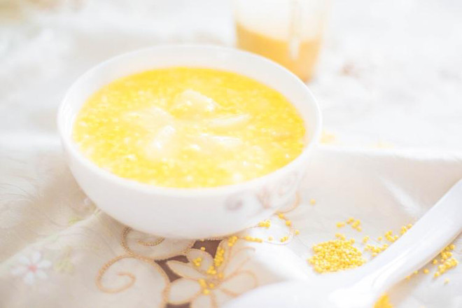 Jingzhe Comes with A Bowl of Clearing The Lungs and Nourishing The Stomach with Yellow Rice and Pear Porridge. recipe
