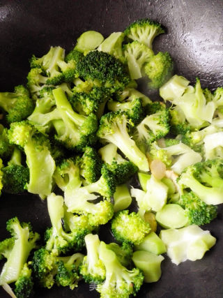 Fried Squid with Broccoli recipe