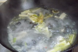 Cabbage Fungus Yuba Soup recipe