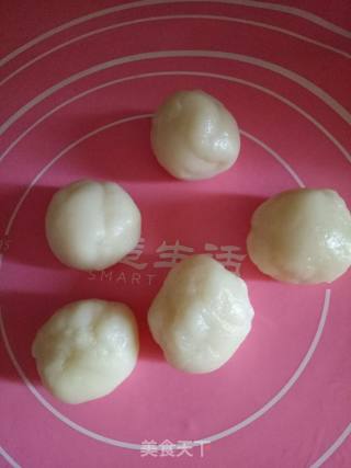 Banana Filling Snowy Mooncakes recipe